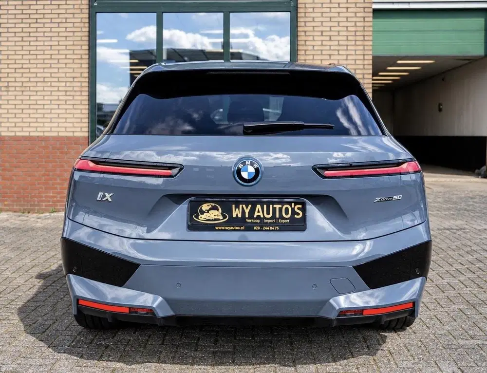 BMW iX xDrive50 112 kWh M-Sport uit 2023, foto 8