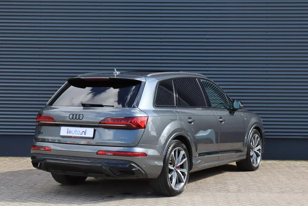 Audi Q7 60 TFSI e quattro 456pk S-Line Competition uit 2020, foto 2