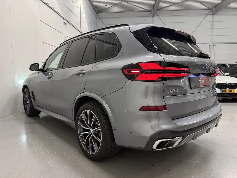 BMW X5 xDrive50e M-Sport SKYSCRAPER uit 2023, foto 10