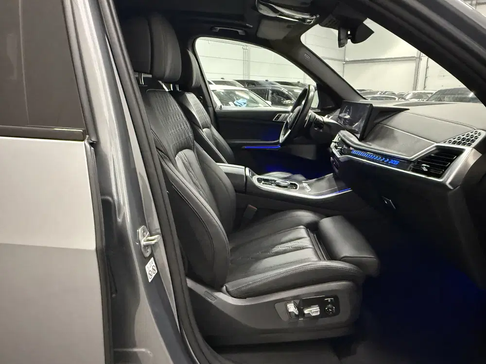 BMW X5 xDrive50e M-Sport SKYSCRAPER uit 2023, foto 15