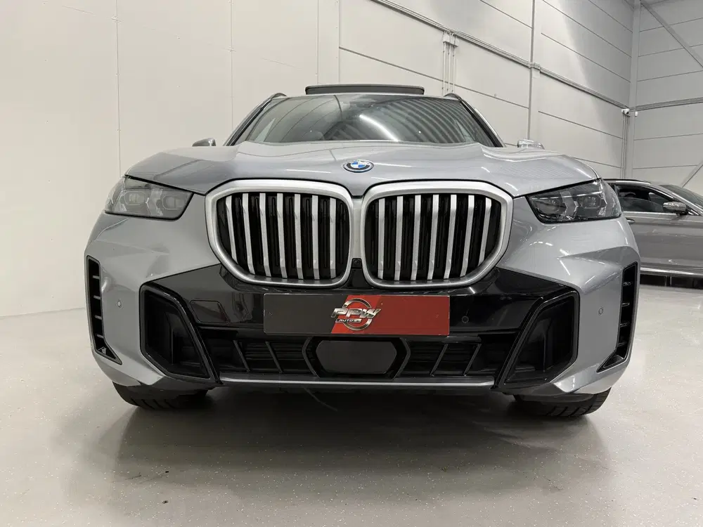 BMW X5 xDrive50e M-Sport SKYSCRAPER uit 2023, foto 5