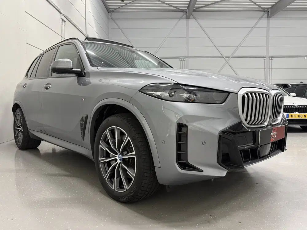 BMW X5 xDrive50e M-Sport SKYSCRAPER uit 2023, foto 6
