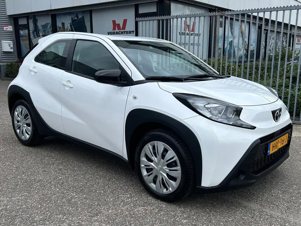 Toyota Aygo X 1.0 Vvt-i MT 72pk 2025 Wit (BTW Auto ) uit 2025, foto 2