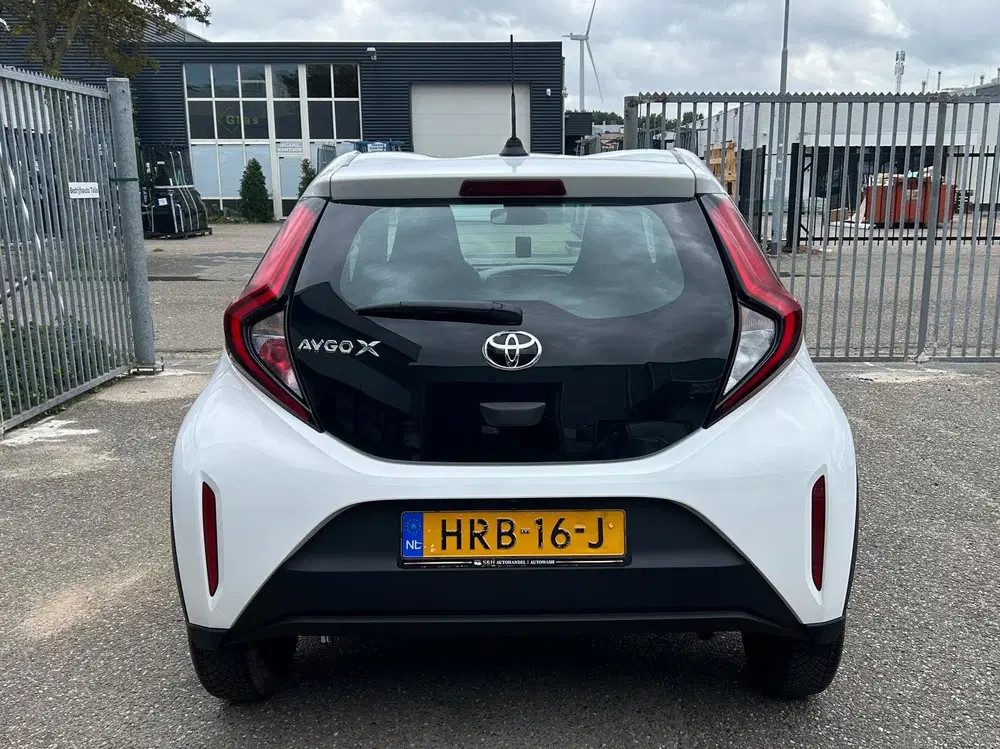 Toyota Aygo X 1.0 Vvt-i MT 72pk 2025 Wit (BTW Auto ) uit 2025, foto 6