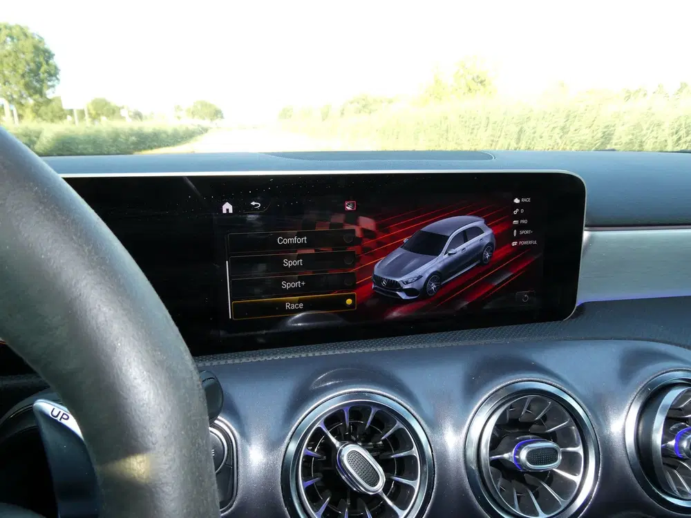 Mercedes-Benz A-Klasse Mercedes-AMG A45 S 4MATIC+ 421PK uit 2020, foto 15
