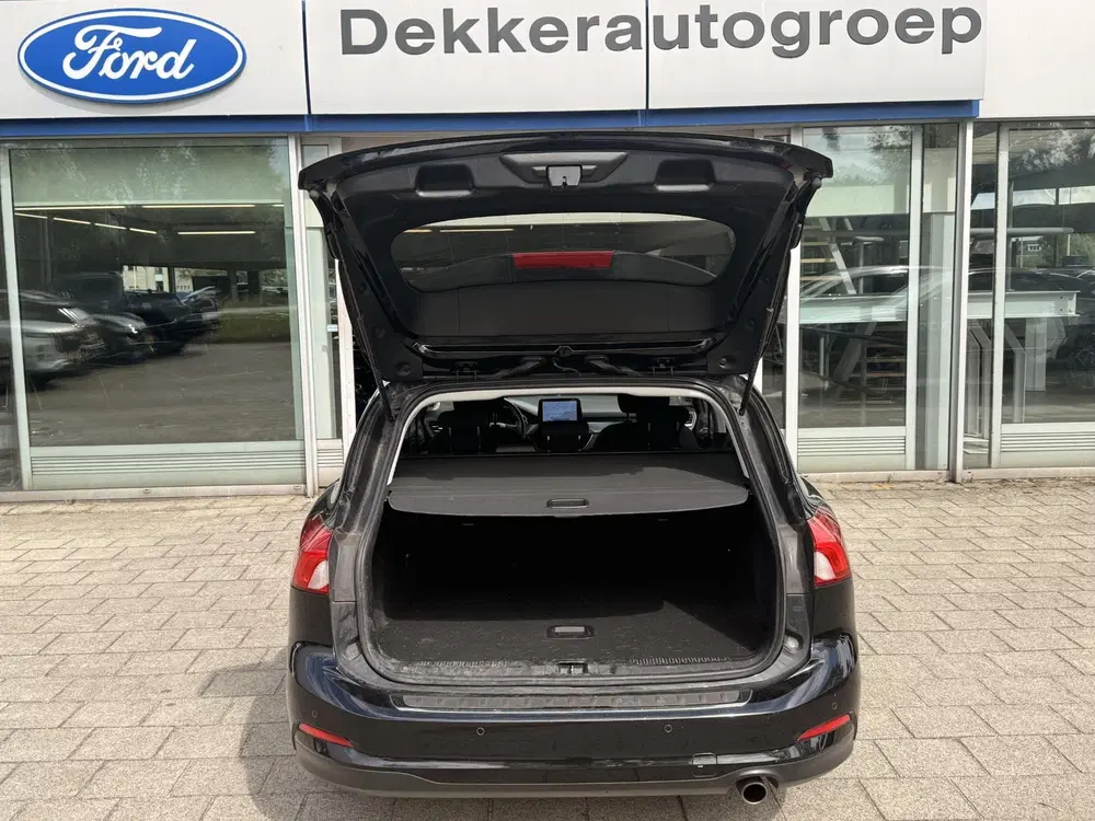 Ford Focus 1.0 EcoBoost Titanium Business uit 2020, foto 5