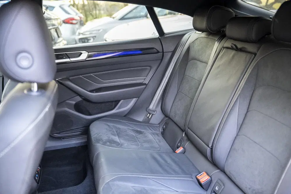 Volkswagen Arteon 2.0 TDI R-Line Business+ IQ Light uit 2021, foto 14