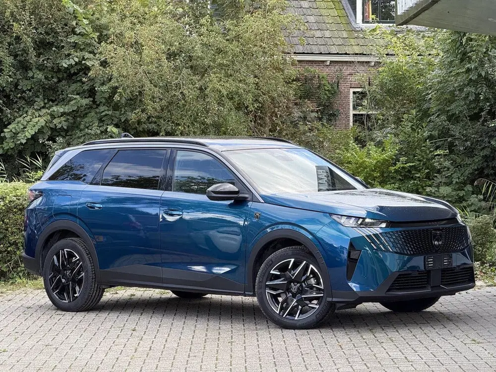 Peugeot 5008 1.2 Hybrid 145 GT 7p uit 2025