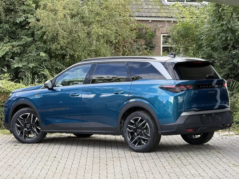 Peugeot 5008 1.2 Hybrid 145 GT 7p uit 2025, foto 2