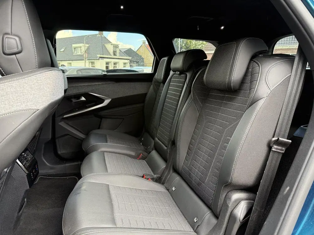 Peugeot 5008 1.2 Hybrid 145 GT 7p uit 2025, foto 8