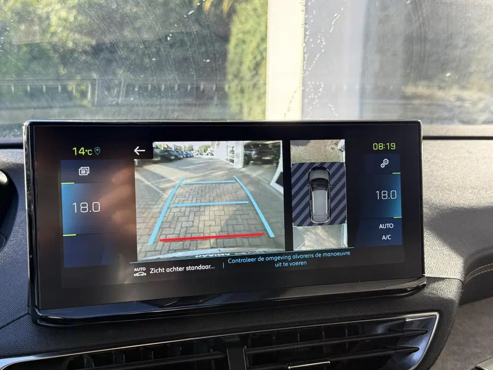 Peugeot 3008 1.6 HYbrid4 300 GT uit 2022, foto 15