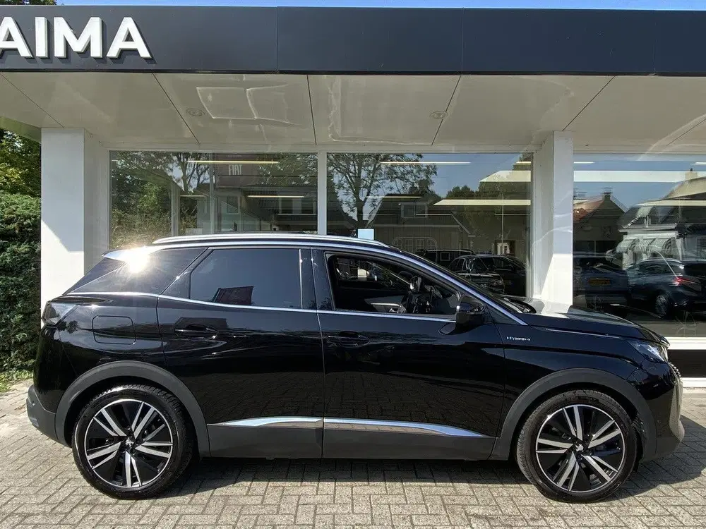 Peugeot 3008 1.6 HYbrid4 300 GT uit 2022, foto 2