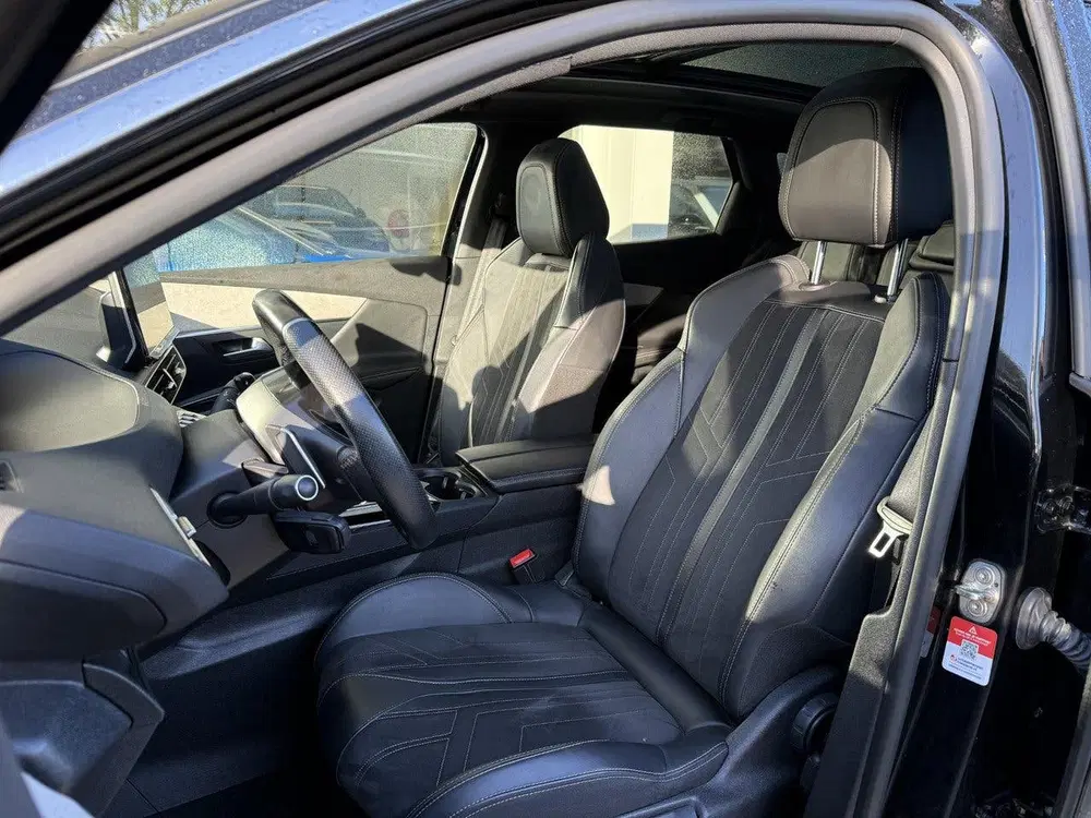 Peugeot 3008 1.6 HYbrid4 300 GT uit 2022, foto 8