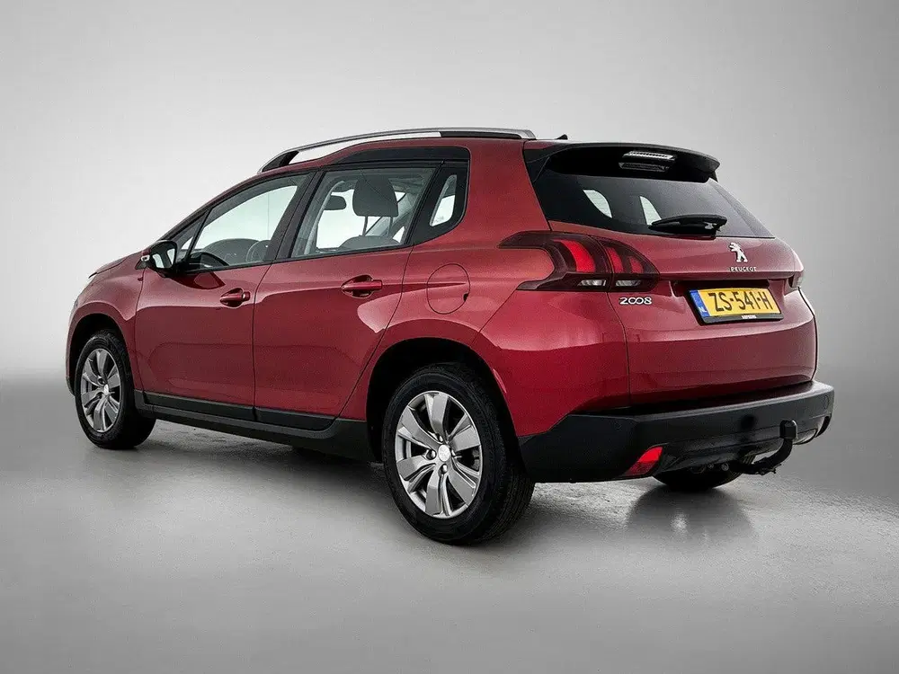 Peugeot 2008 1.2 130pk Blue Lion uit 2019, foto 3