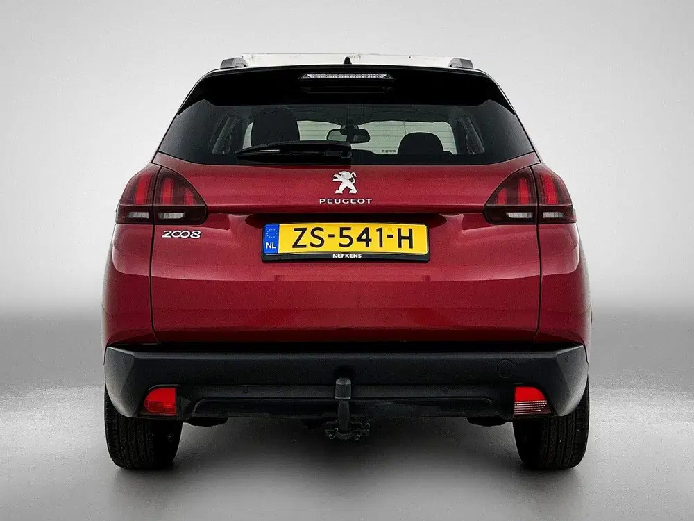 Peugeot 2008 1.2 130pk Blue Lion uit 2019, foto 4