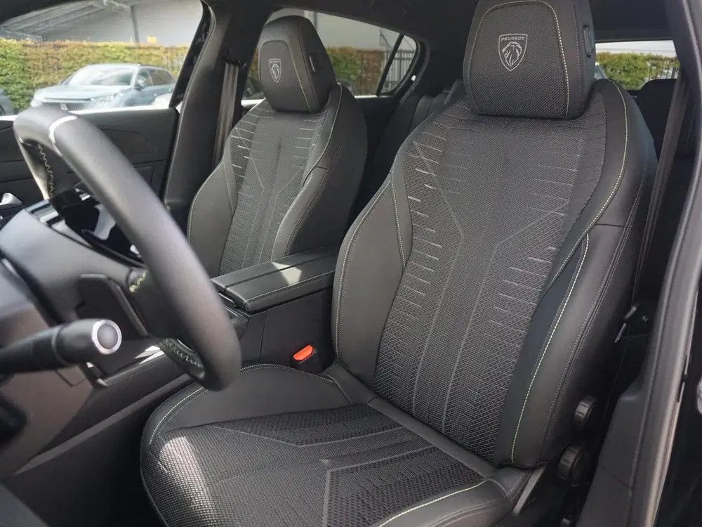 Peugeot 308 1.2 Hybrid 145 e-DCS6 GT uit 2025, foto 11