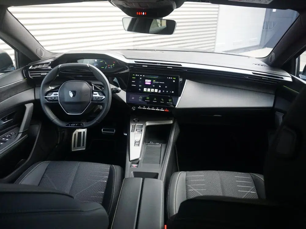 Peugeot 308 1.2 Hybrid 145 e-DCS6 GT uit 2025, foto 13