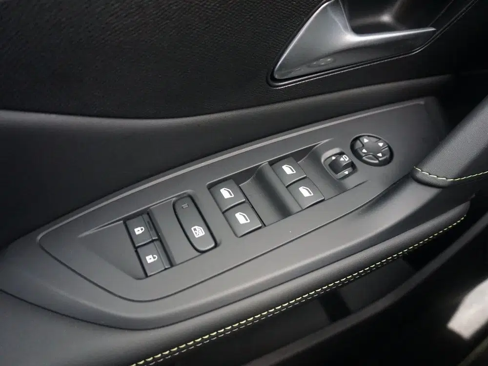 Peugeot 308 1.2 Hybrid 145 e-DCS6 GT uit 2025, foto 14