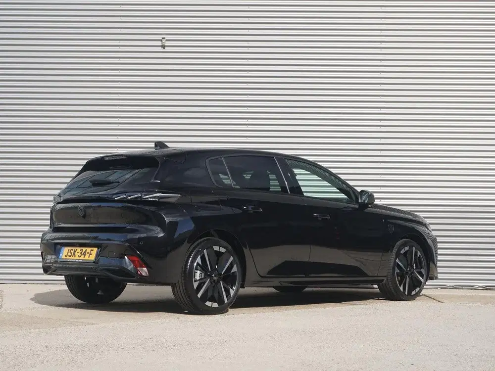 Peugeot 308 1.2 Hybrid 145 e-DCS6 GT uit 2025, foto 2