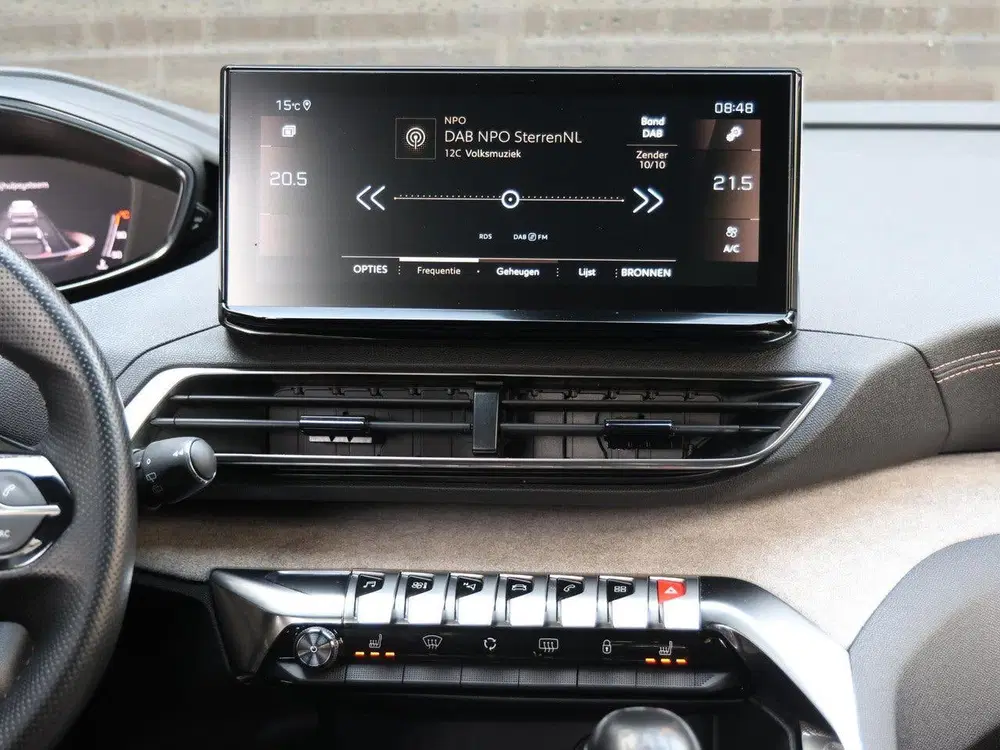 Peugeot 3008 SUV GT 130pk uit 2021, foto 10