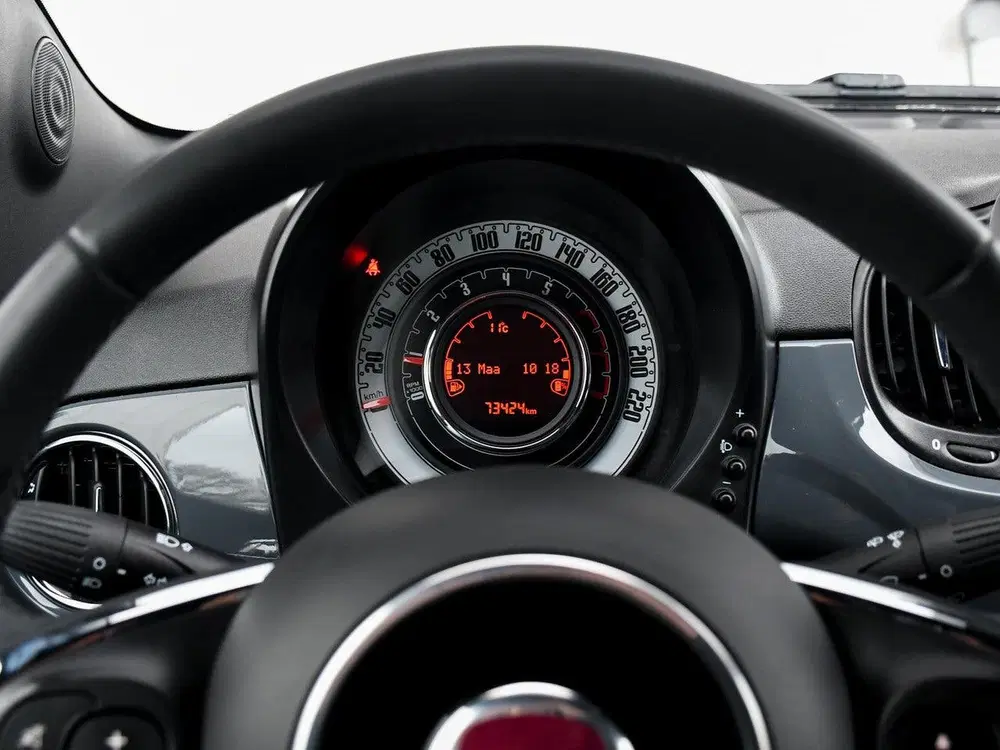 Fiat 500 Cult 1.0 Hybrid 69pk PDC ACHTER uit 2021, foto 14
