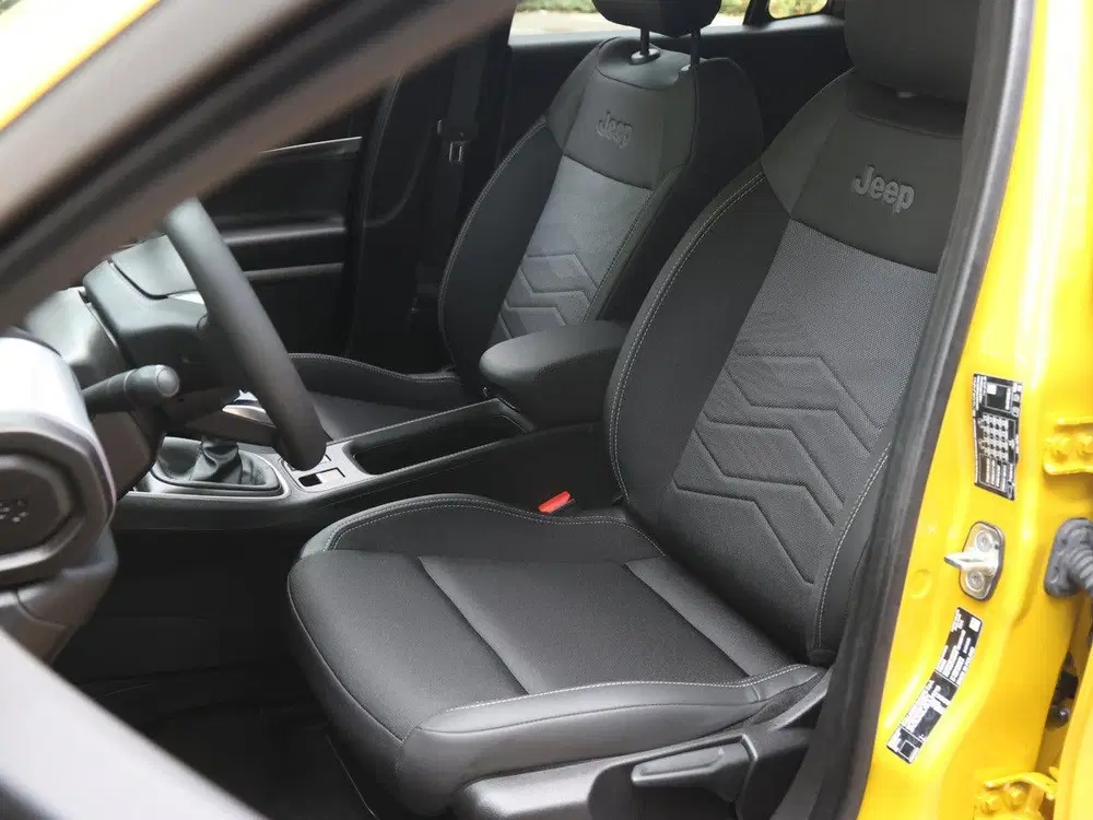 Jeep Avenger 100pk Summit uit 2025, foto 12