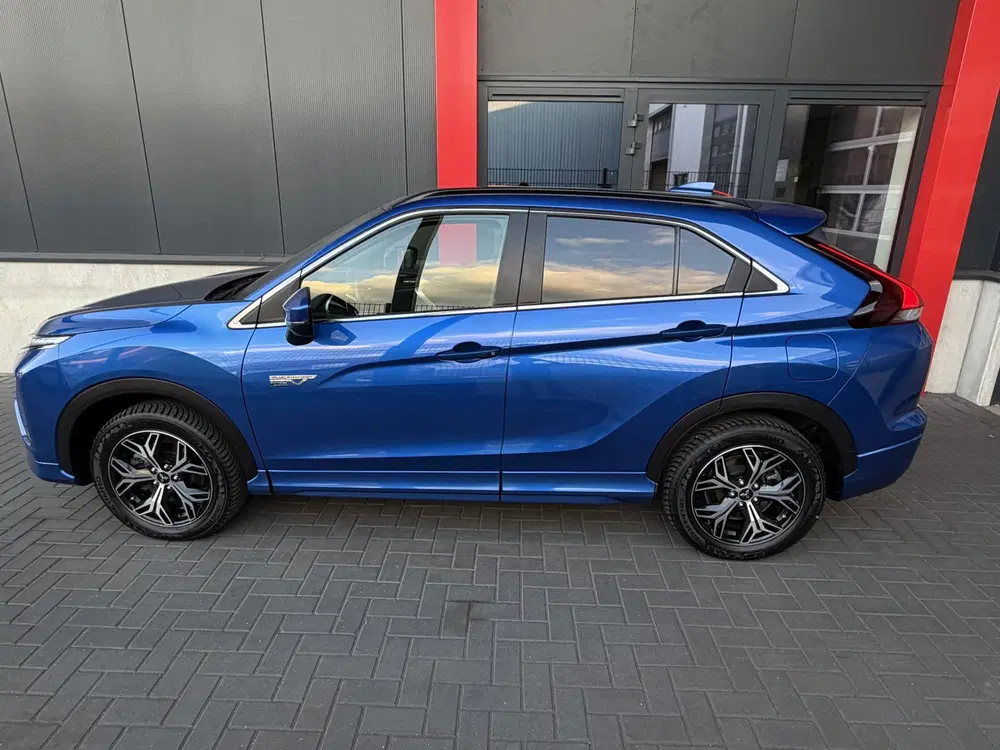 Mitsubishi Eclipse Cross 2.4 PHEV Black Edition HUD Leder AC uit 2023, foto 2