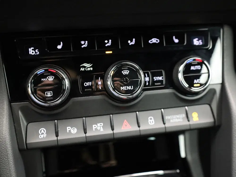 Skoda Karoq 1.5 TSI ACT Sportline Business uit 2024, foto 14