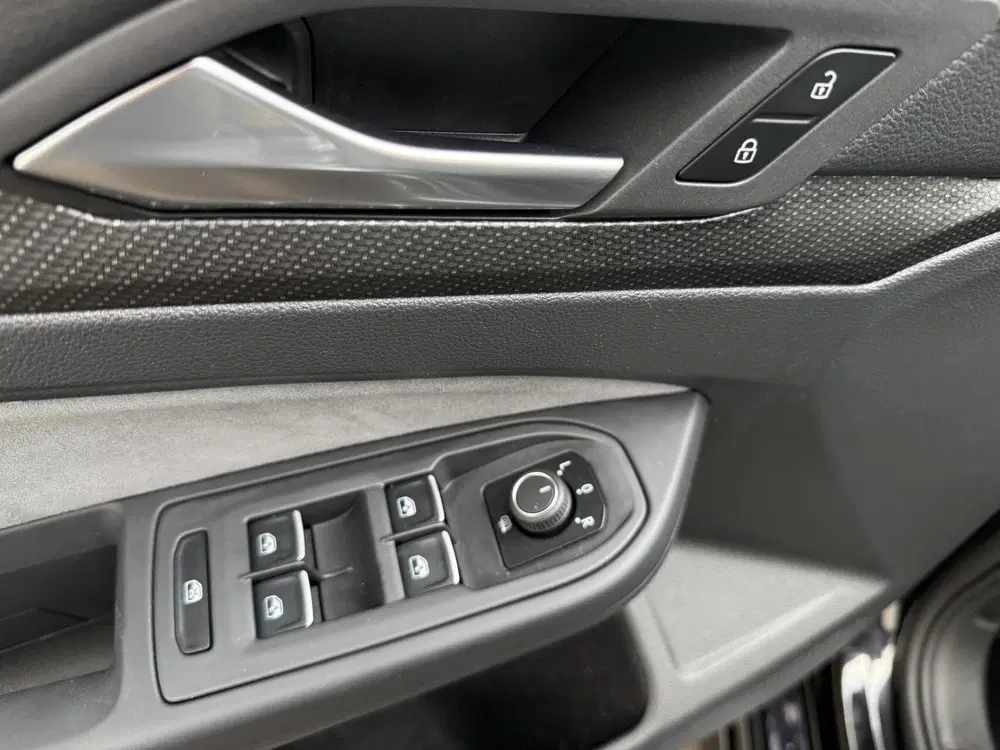 Volkswagen Golf 1.5 eTSI R-Line ACC uit 2021, foto 14