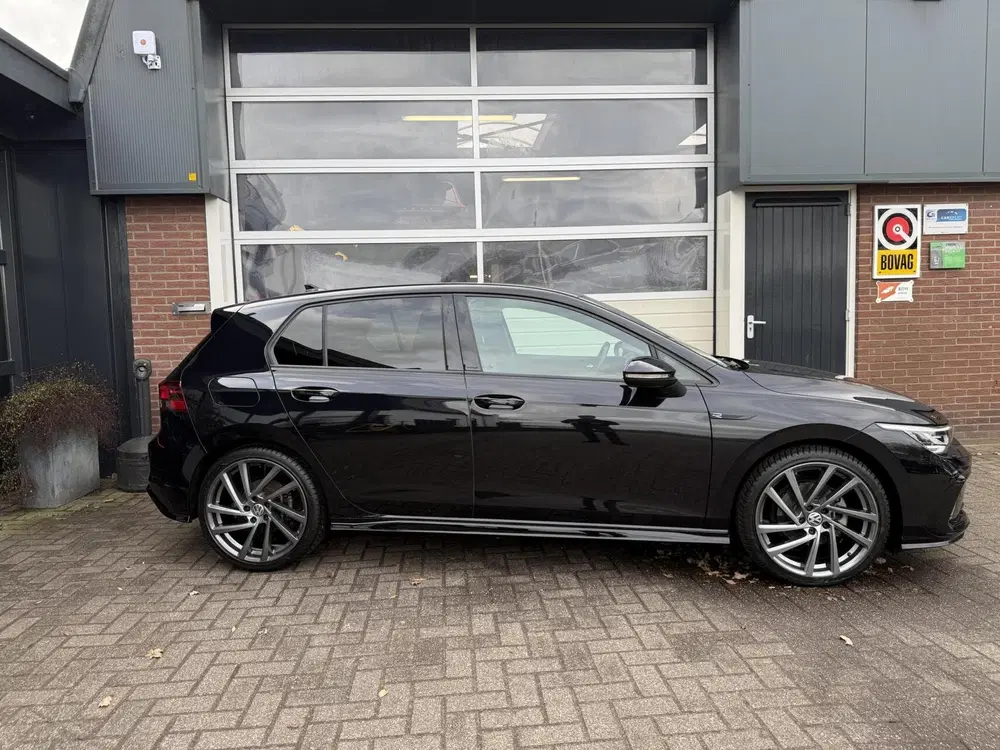 Volkswagen Golf 1.5 eTSI R-Line ACC uit 2021, foto 3