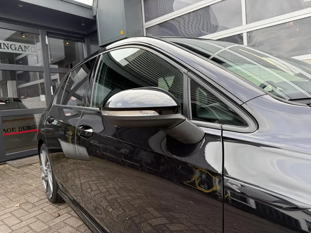 Volkswagen Golf 1.5 eTSI R-Line ACC uit 2021, foto 4