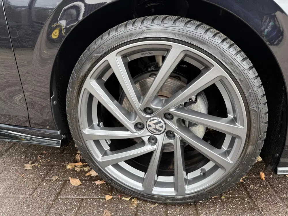 Volkswagen Golf 1.5 eTSI R-Line ACC uit 2021, foto 5
