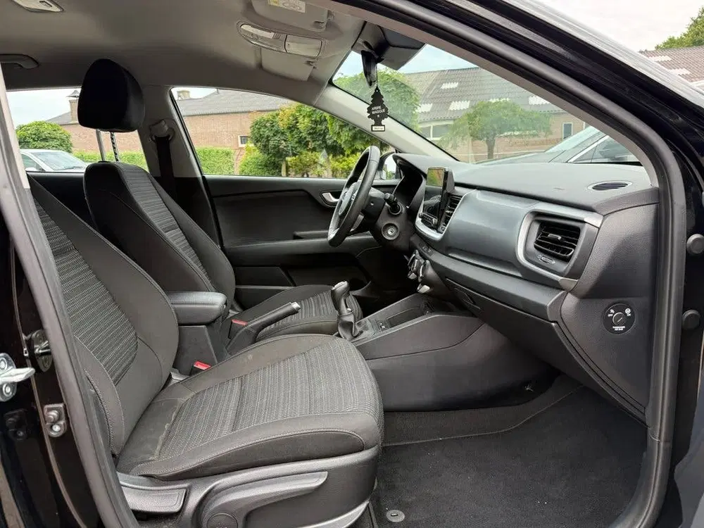 Kia Stonic 1.0 T-GDi MHEV DynamicLine uit 2023, foto 12