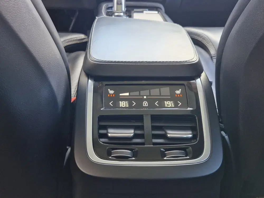 Volvo XC90 T8 Twin Engine AWD Inscription uit 2019, foto 15