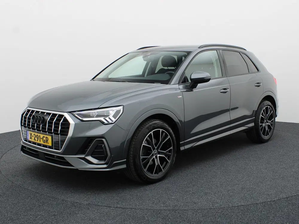Audi Q3 35 TFSI S edition uit 2022, foto 2