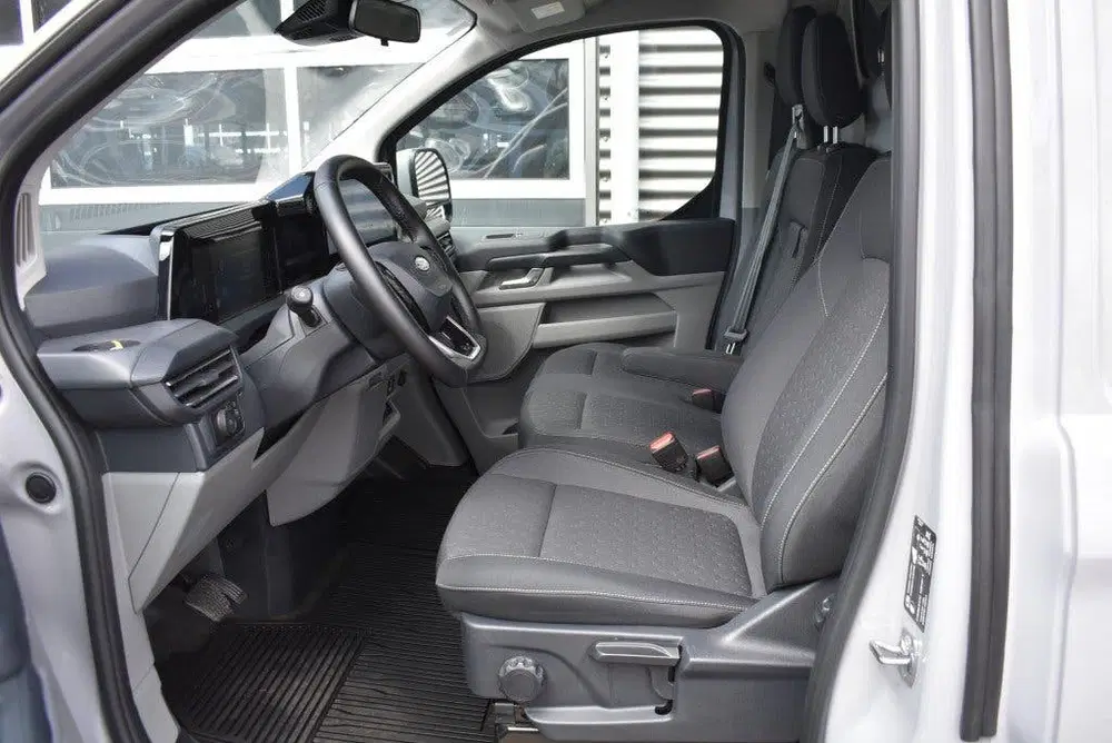 Ford Transit Custom 300 2.0 TDCI AUT L1H1 DUB. CABINE LIMI uit 2025, foto 3