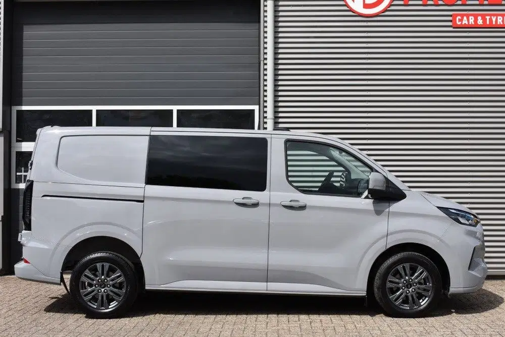 Ford Transit Custom 300 2.0 TDCI AUT L1H1 DUB. CABINE LIMI uit 2025, foto 5