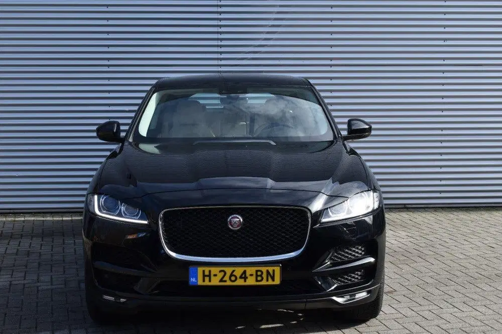 Jaguar F-Pace 2.0T AWD PRESTIGE uit 2019, foto 3