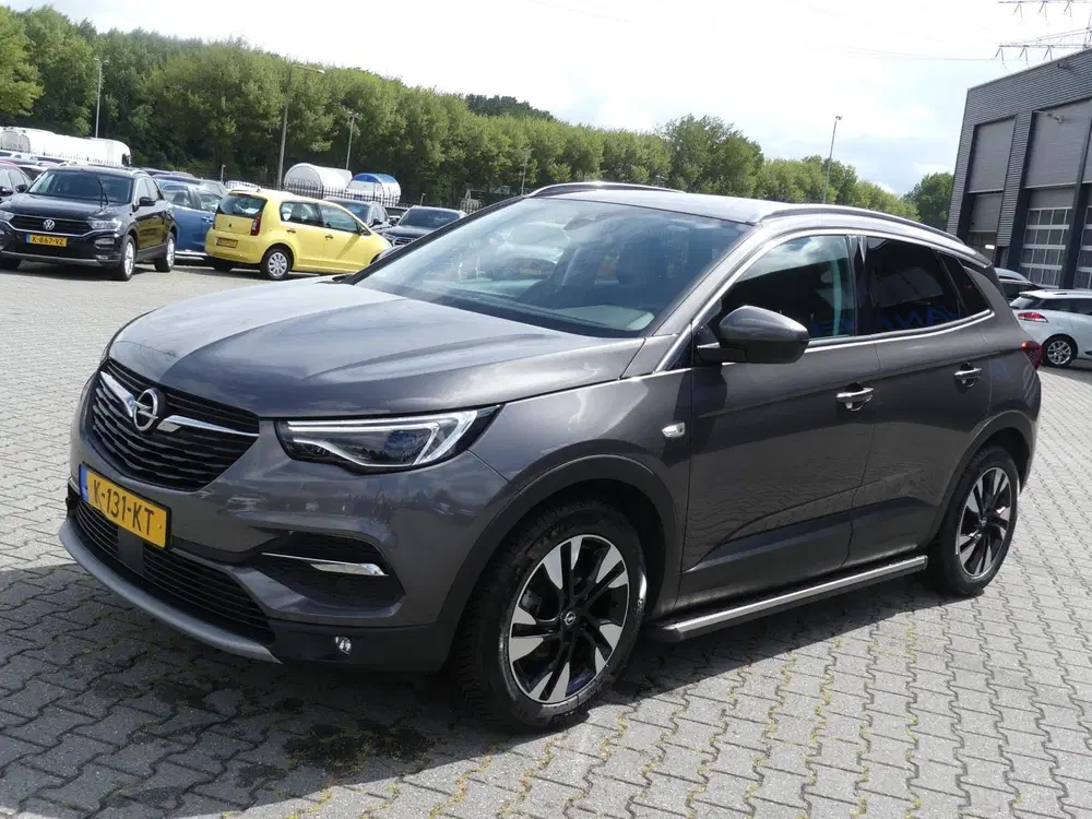 Opel Grandland 1.2 Turbo EAT-8 Business Executive Ultimat uit 2021, foto 2