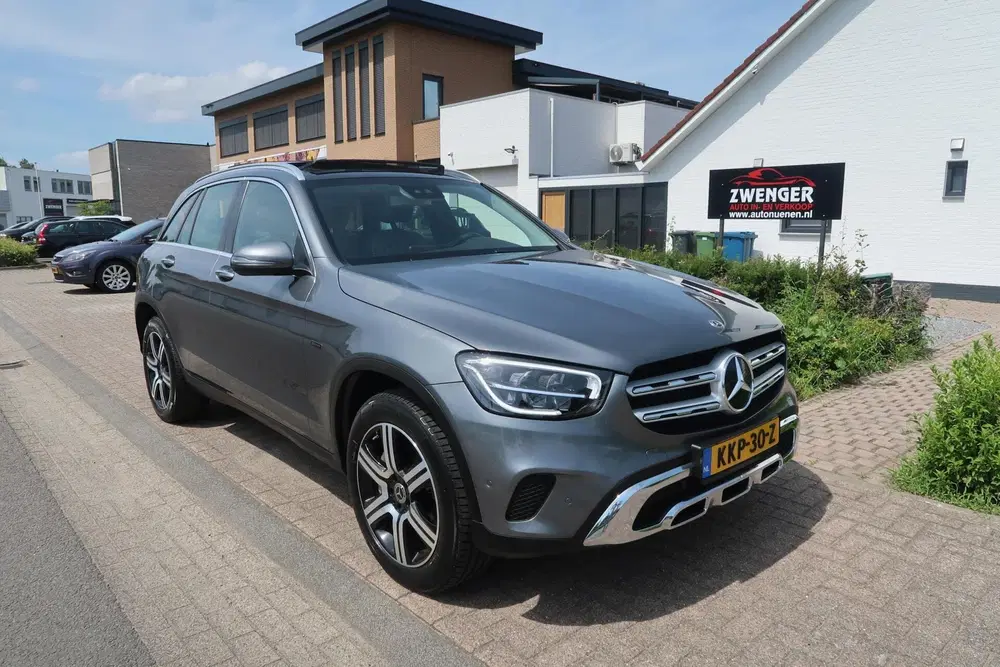Mercedes-Benz GLC Mercedes GLC-klasse 300e 4MATIC PANORAMADA uit 2020, foto 4