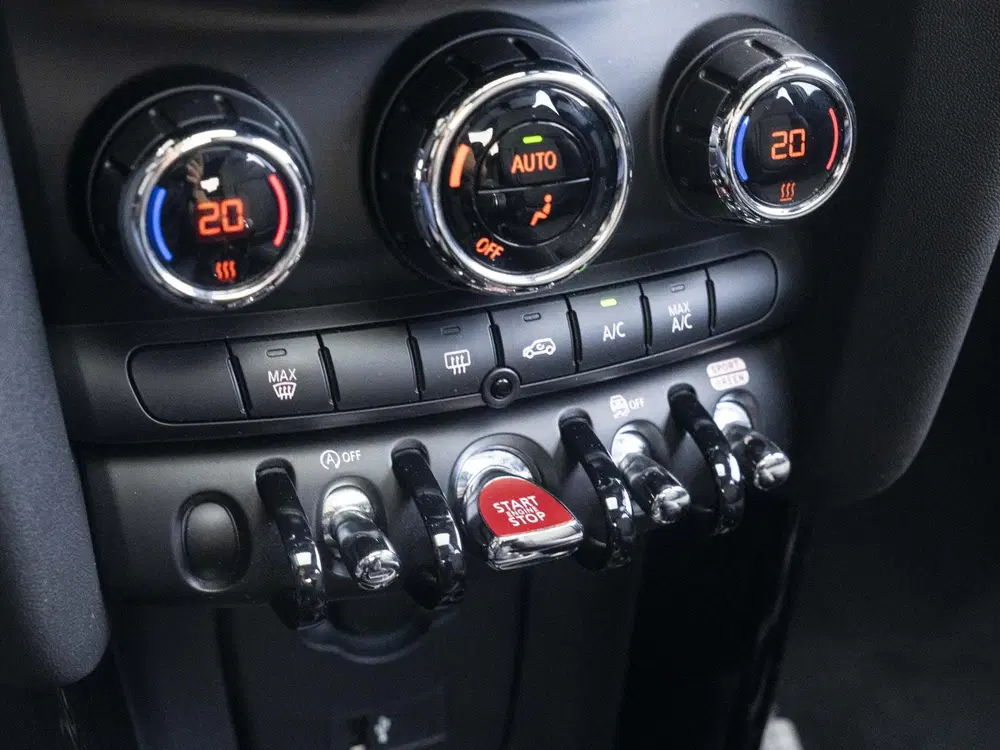Mini One One Business Edition uit 2021, foto 14