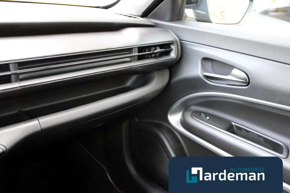 Jeep Avenger 1.2 Altitude Winterpack Carplay JBL Navi uit 2024, foto 11