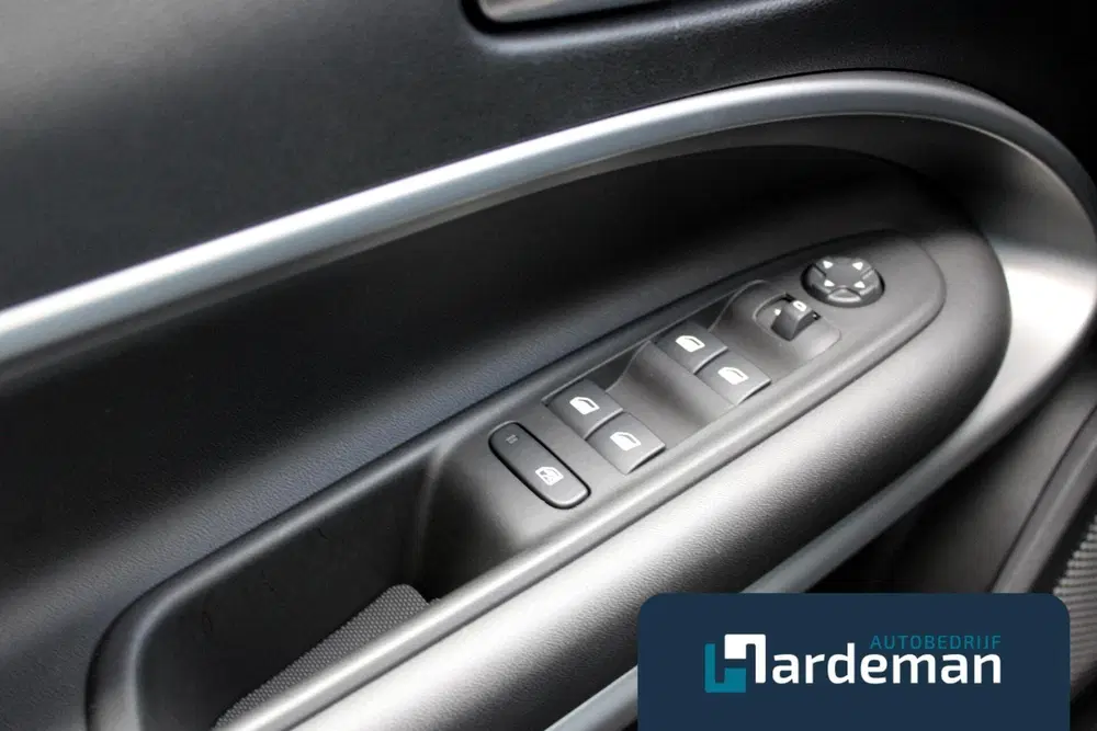 Jeep Avenger 1.2 Altitude Navi Winterpack JBL Carplay uit 2024, foto 10