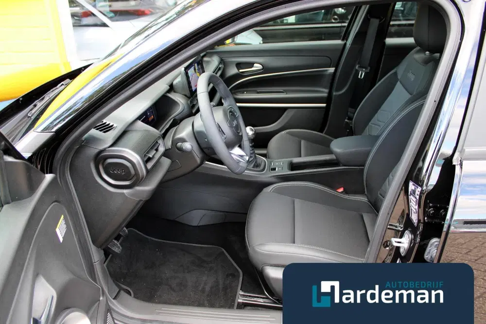 Jeep Avenger 1.2 Altitude Navi Winterpack JBL Carplay uit 2024, foto 7