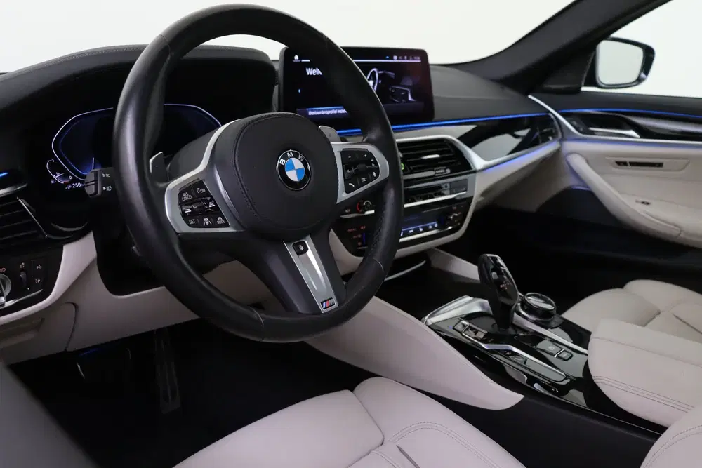 BMW 5-serie 530e M Sport Automaat uit 2021, foto 3