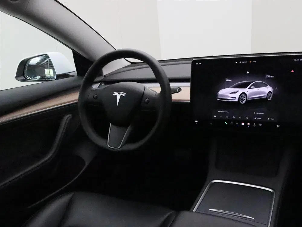 Tesla Model 3 Standard RWD Plus FACELIFT 94 uit 2022, foto 2
