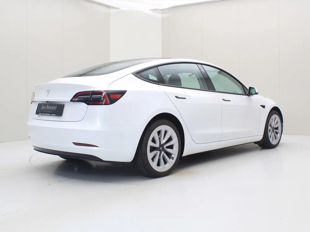Tesla Model 3 Standard RWD Plus FACELIFT 94 uit 2022, foto 3