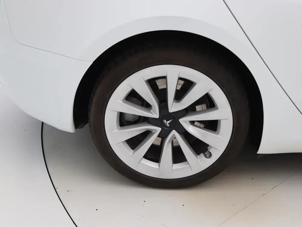 Tesla Model 3 Standard RWD Plus FACELIFT 94 uit 2022, foto 9