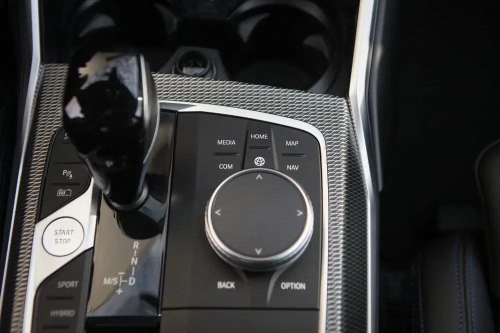 BMW 3-serie 330e M Sport uit 2022, foto 11