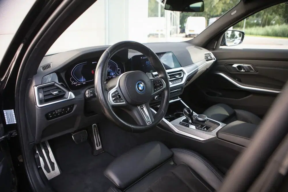 BMW 3-serie 330e M Sport uit 2022, foto 3